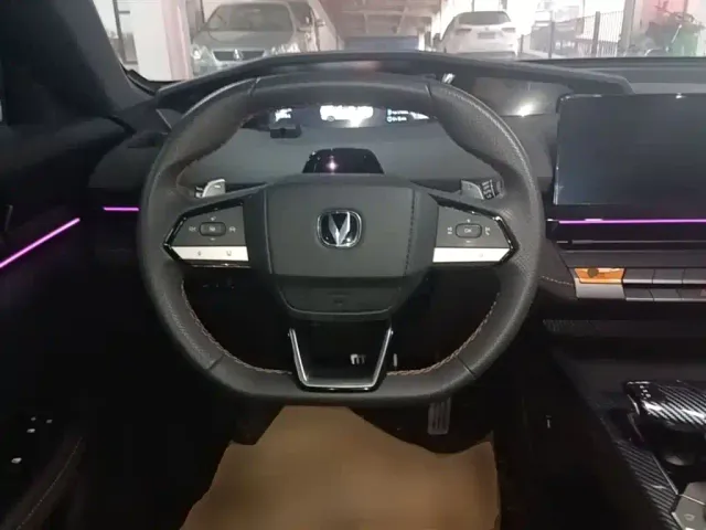Changan UNI-V — Фото автомобиля 10