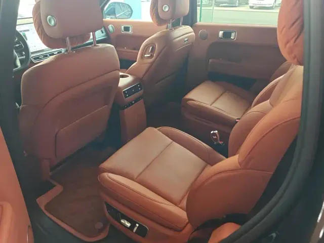 Li Auto L9 — Фото автомобиля 11