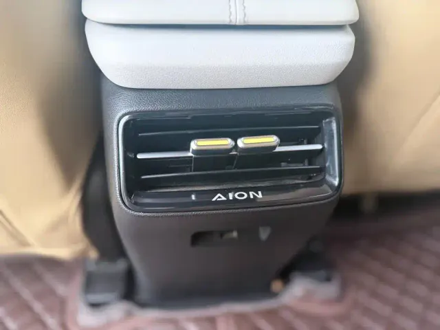 GAC Aion Y — Фото автомобиля 6