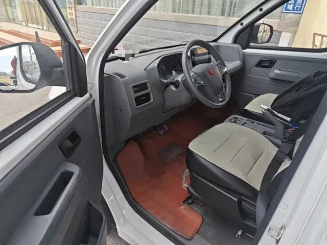 Wuling Yangguang — Фото автомобиля 15