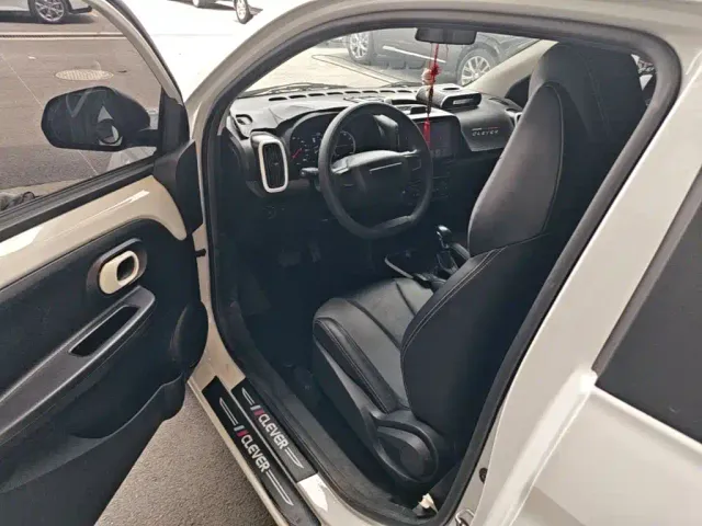 Roewe Clever — Фото автомобиля 15