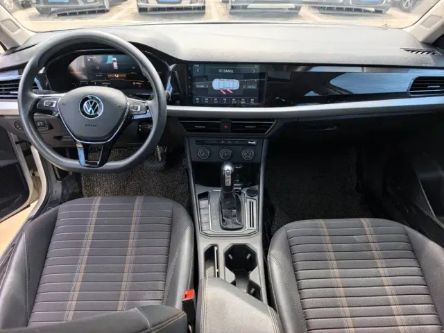 Volkswagen Lavida — Фото автомобиля 10