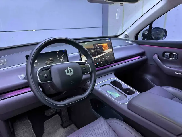 Leapmotor C10 — Фото автомобиля 10