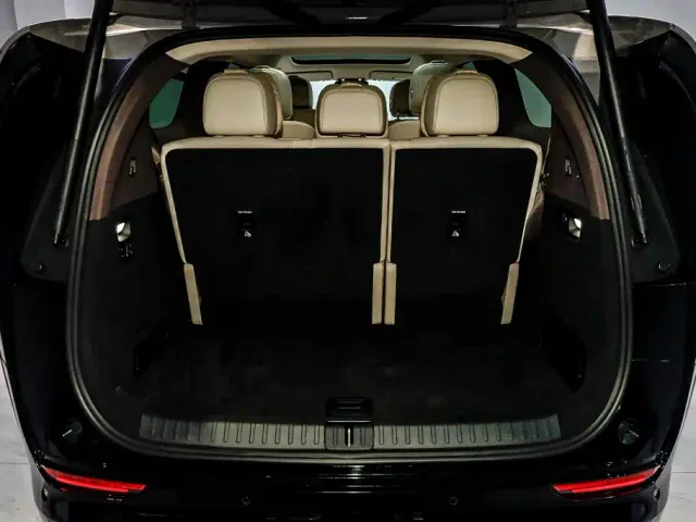 Li Auto MEGA — Фото автомобиля 10