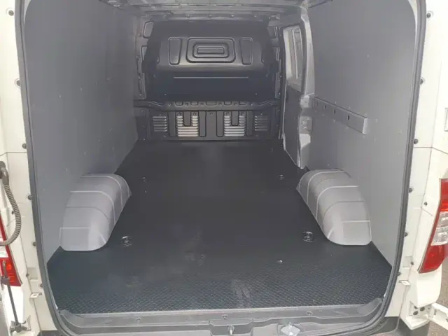 Maxus EV30 — Фото автомобиля 14