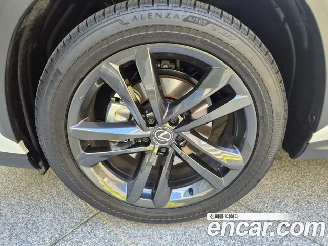 Lexus NX — Фото автомобиля 5