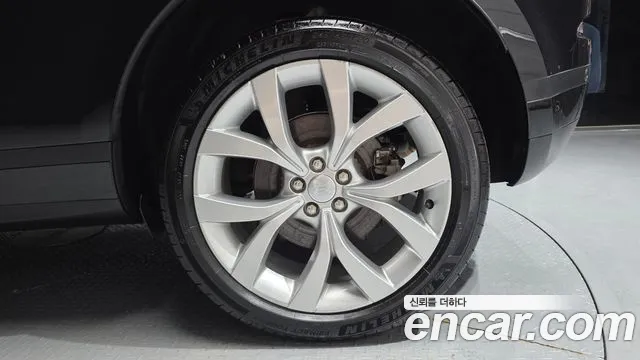 Land Rover Range Rover Evoque Range Rover Evoque 2 поколение — Фото автомобиля 20
