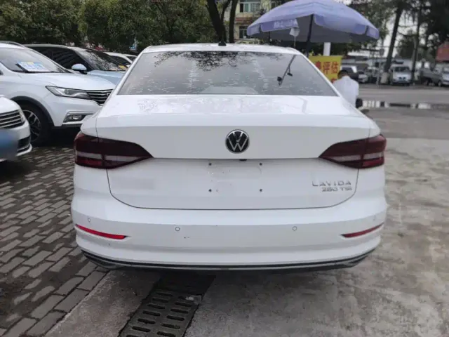 Volkswagen Lavida — Фото автомобиля 5