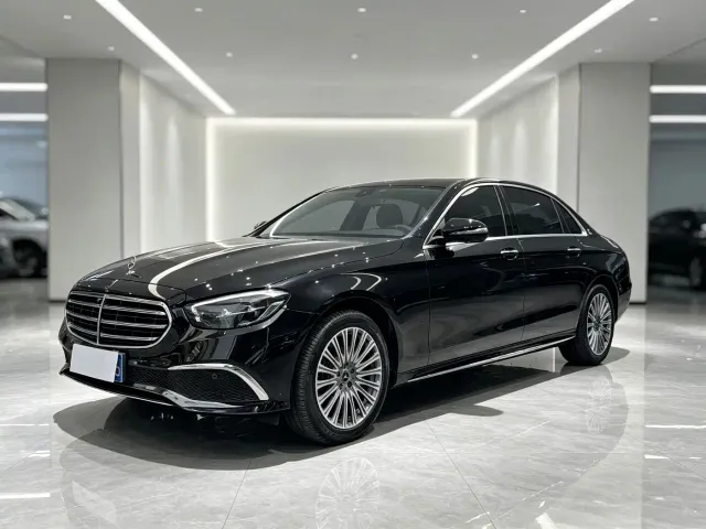 Фотография автомобиля — Mercedes-Benz E-Class