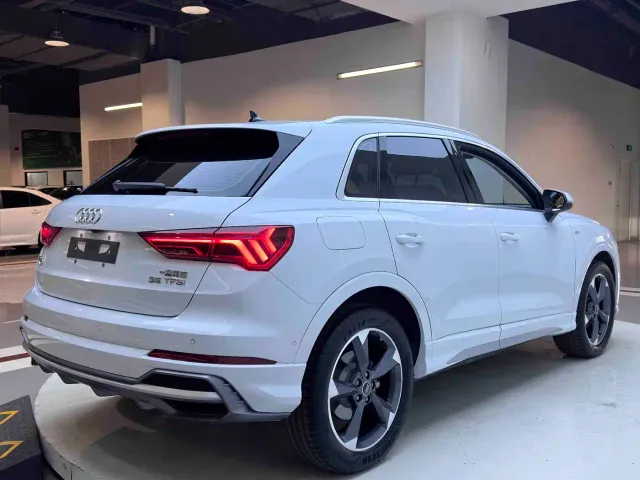 Audi Q3 — Фото автомобиля 11