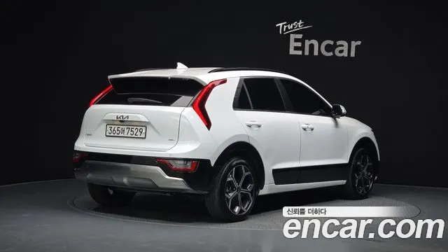 Kia Niro The All New Niro Signature — Фото автомобиля 2