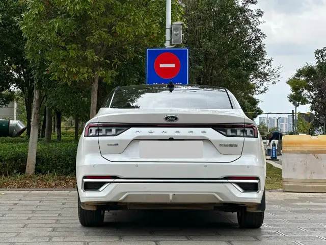 Ford Mondeo — Фото автомобиля 5