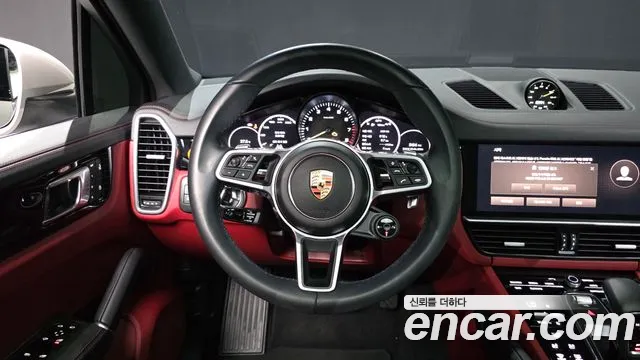 Porsche Cayenne — Фото автомобиля 11