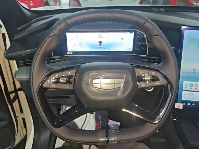 Geely Boyue — Фото автомобиля 10