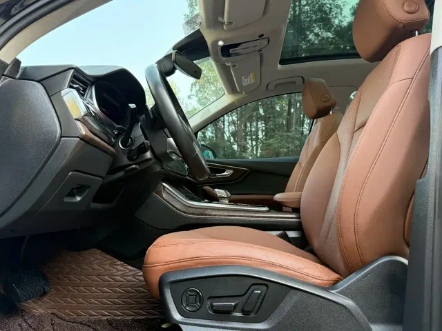 Audi Q7 — Фото автомобиля 14
