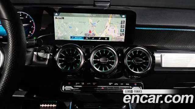 Mercedes-Benz GLB-Class — Фото автомобиля 12