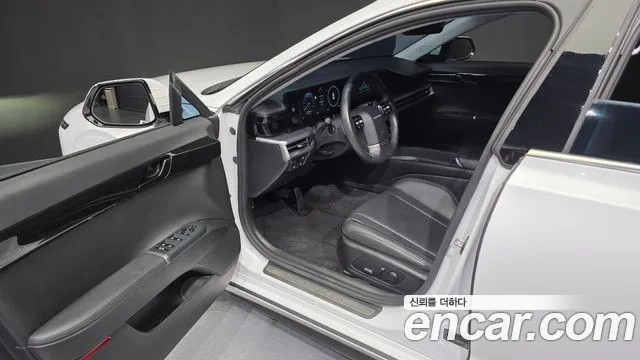 Hyundai Grandeur Grandeur (GN7) — Фото автомобиля 2