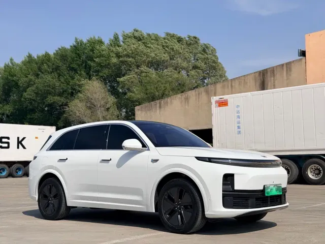 Li Auto L7 — Фото автомобиля 3