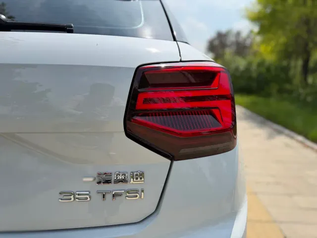 Audi Q2L — Фото автомобиля 21