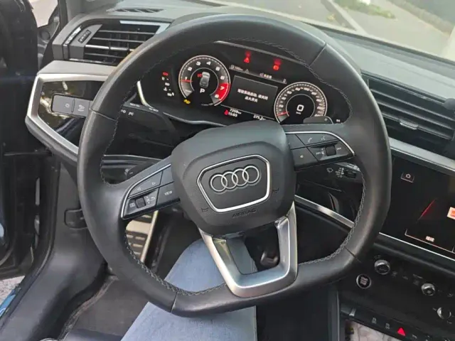 Audi Q3 — Фото автомобиля 15