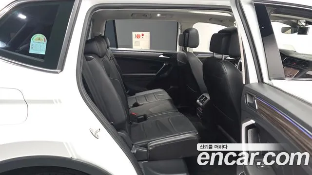 Volkswagen Tiguan — Фото автомобиля 11