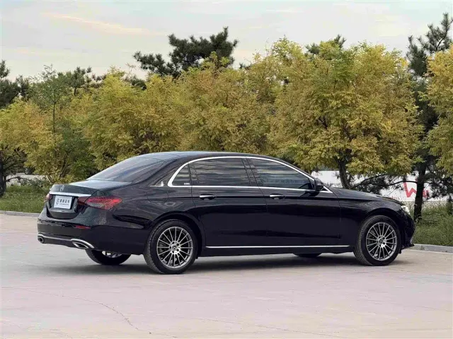 Mercedes-Benz E-Class — Фото автомобиля 23