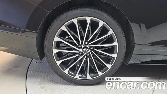 Hyundai Grandeur GN7 — Фото автомобиля 5