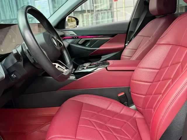 BMW 5 Series — Фото автомобиля 8