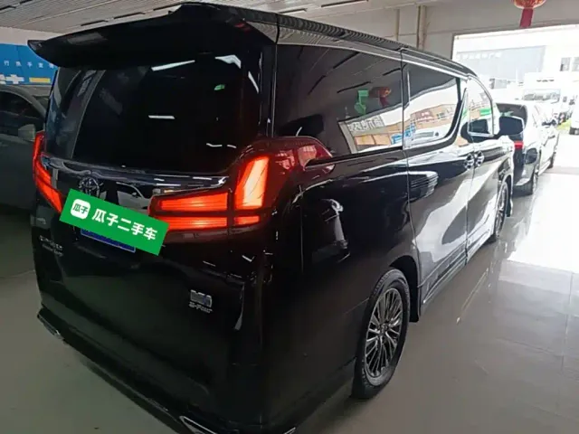 Toyota Alphard — Фото автомобиля 6