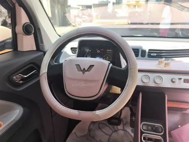 Wuling Hongguang Mini EV — Фото автомобиля 11