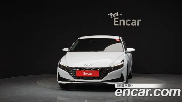 Hyundai AVANTE Avante (CN7) — Фото автомобиля 3