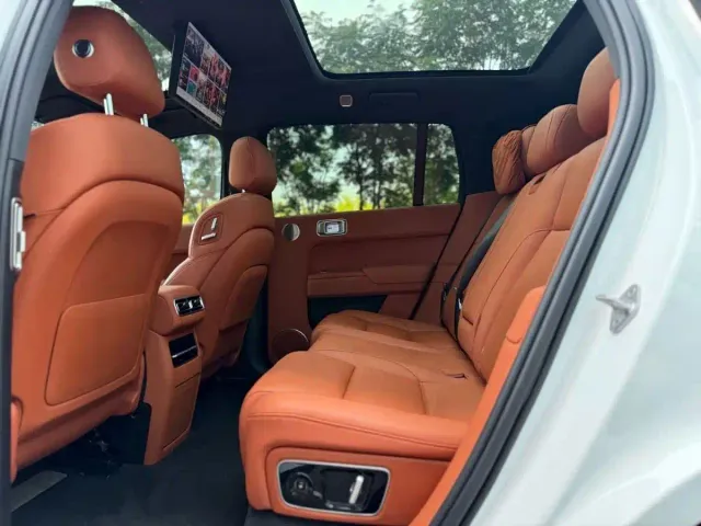 Li Auto L7 — Фото автомобиля 11