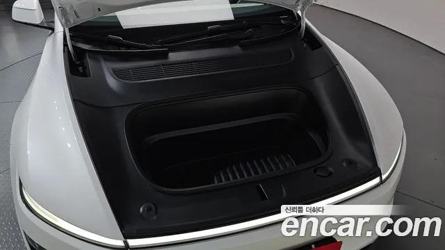Tesla Model Y — Фото автомобиля 5