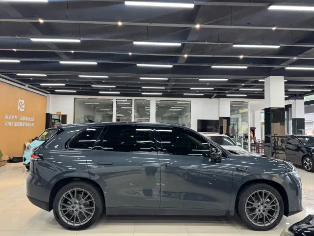 Leapmotor C10 — Фото автомобиля 8