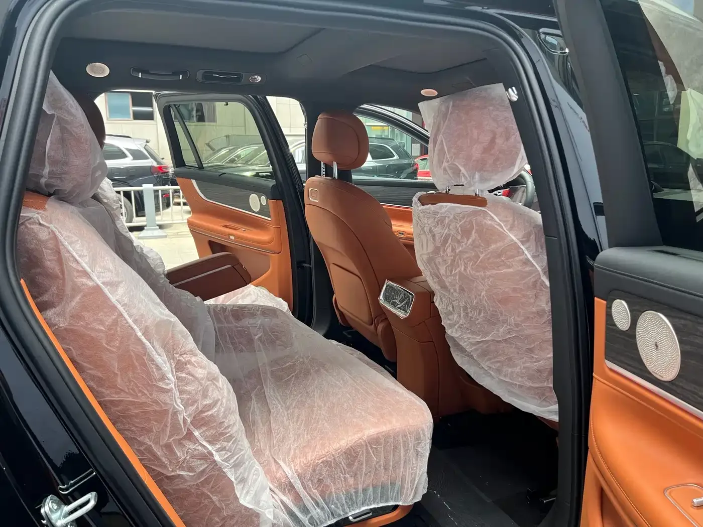 AITO Wenjie AITO M9 2024 Range Extender Max Edition 42kWh 6-seater — Фото автомобиля 12