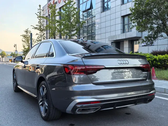 Audi A4L — Фото автомобиля 17