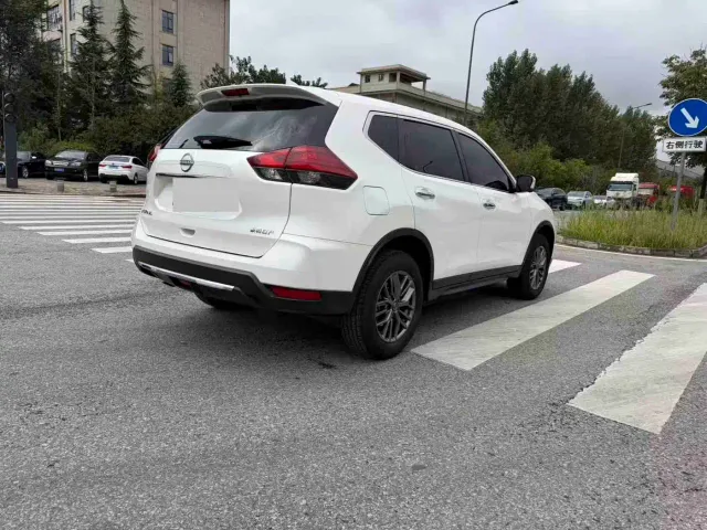 Nissan X-Trail — Фото автомобиля 14