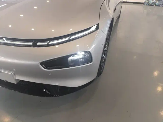 Xpeng P7 — Фото автомобиля 23