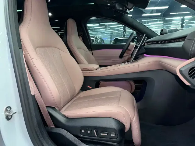 Nio EC6 — Фото автомобиля 10