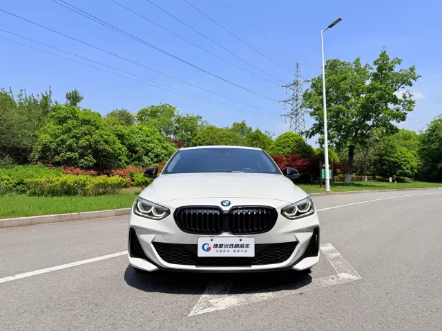 BMW 1 Series — Фото автомобиля 2