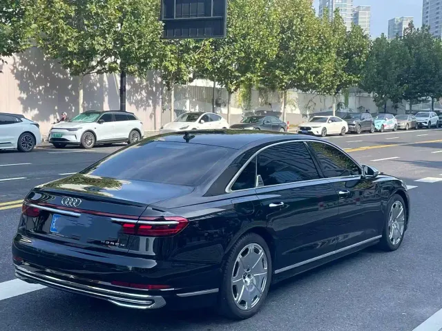 Audi A8 — Фото автомобиля 4