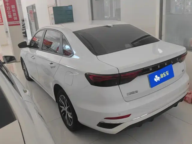 Geely Emgrand — Фото автомобиля 3