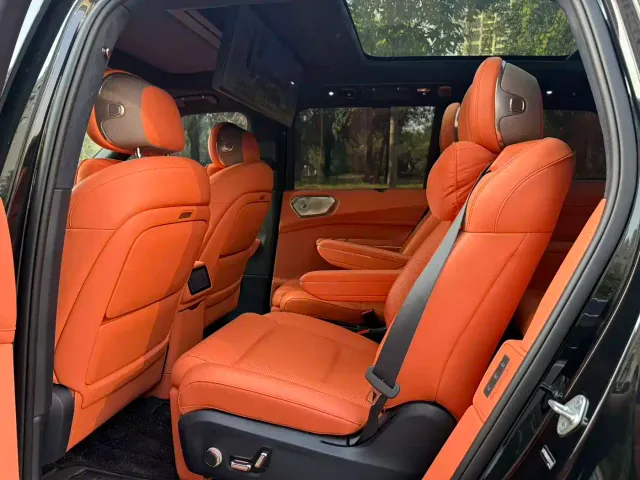 Lynk & Co 900 — Фото автомобиля 4