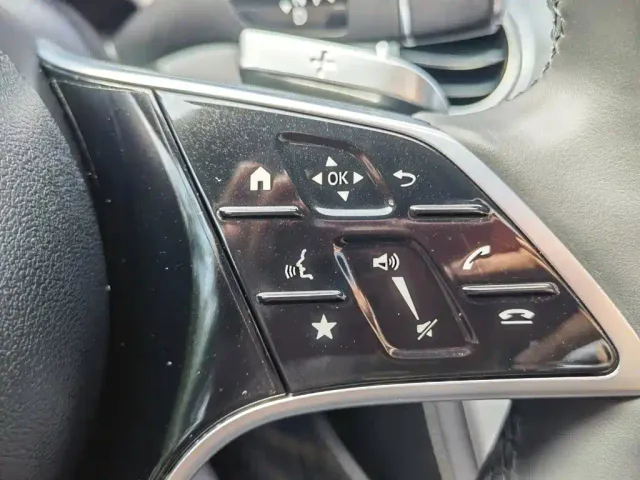 Mercedes-Benz E-Class — Фото автомобиля 27