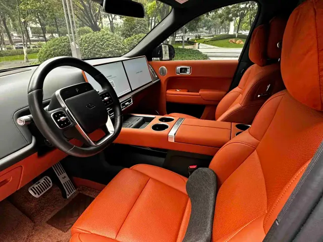 Li Auto L9 — Фото автомобиля 15