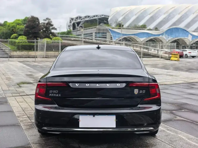 Volvo S90 — Фото автомобиля 5