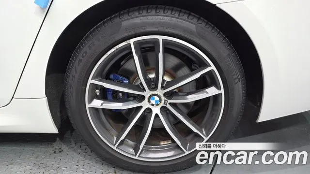 BMW 5-Series — Фото автомобиля 18