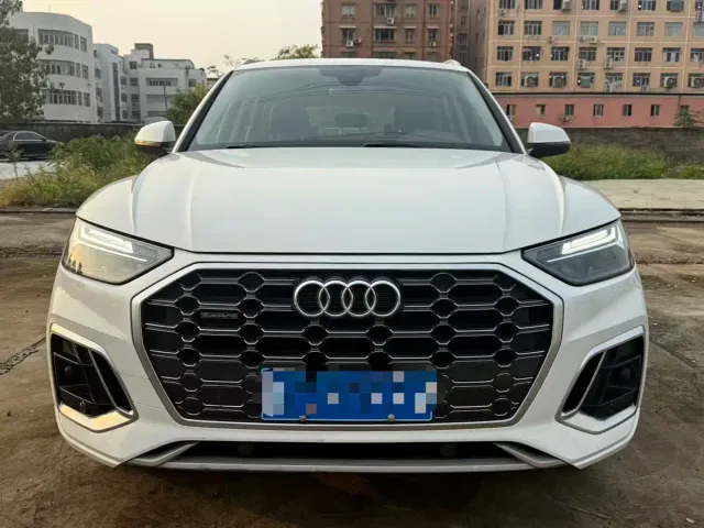 Audi Q5L — Фото автомобиля 2