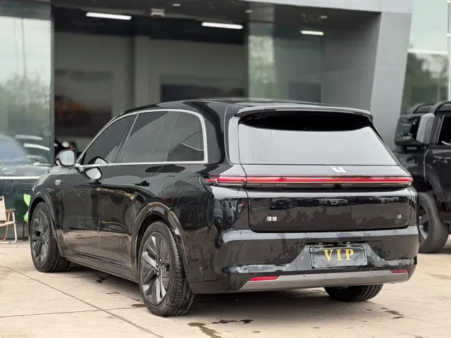 Li Auto L8 — Фото автомобиля 5