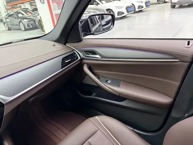BMW 5 Series — Фото автомобиля 7